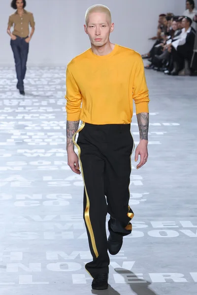 Look 19